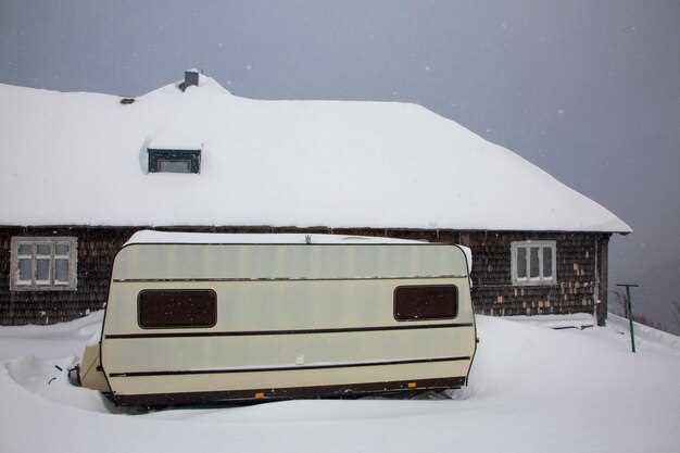 Essential Features to Look for in a Snowmobile Trailer